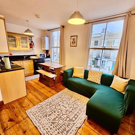 Lovely 1 Bed Apartment 2 Min To Station Londyn Zewnętrze zdjęcie