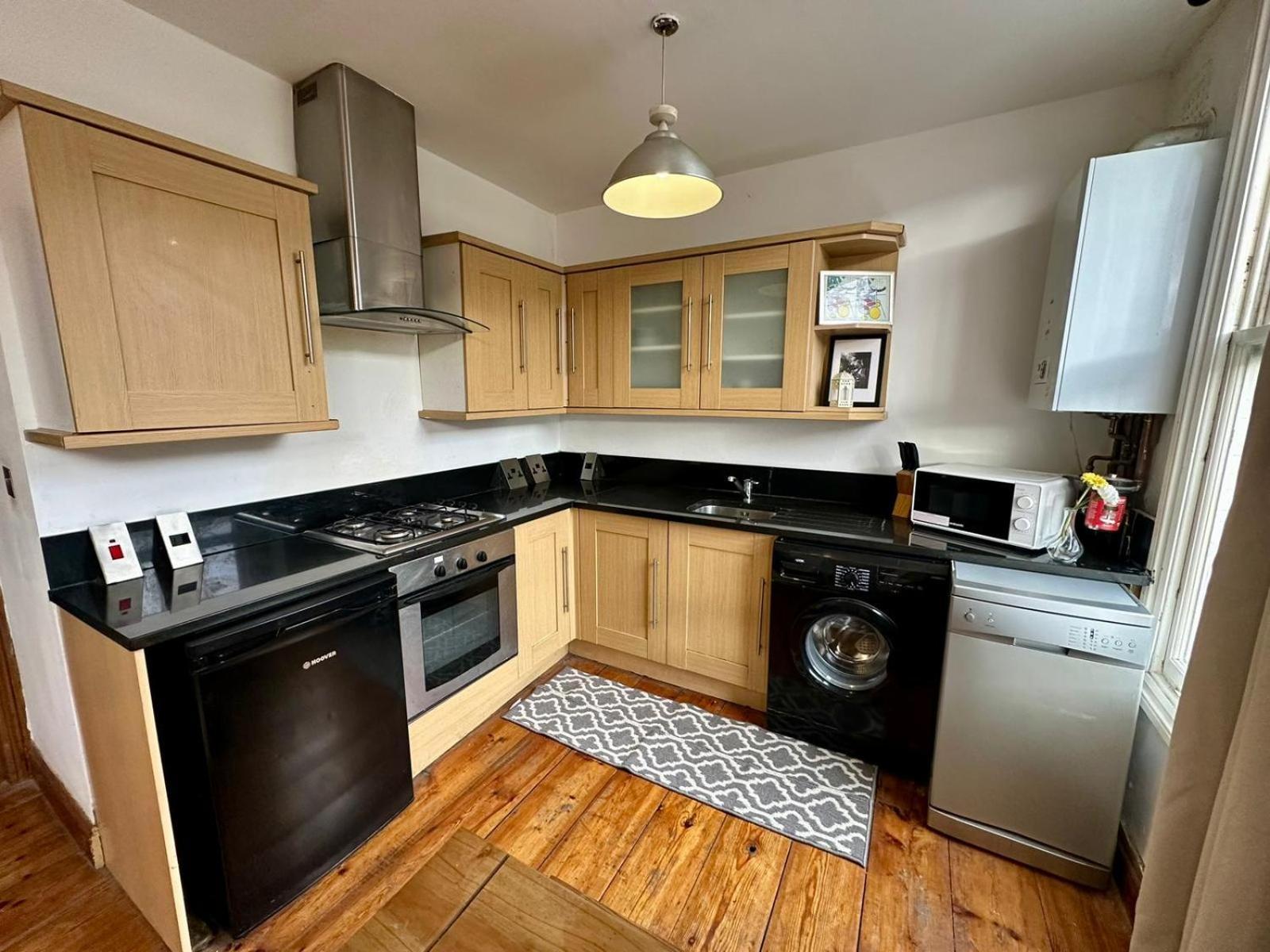 Lovely 1 Bed Apartment 2 Min To Station Londyn Zewnętrze zdjęcie
